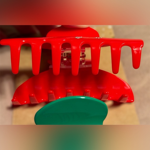 NEW•Naughty & Nice Christmas Clips - Picture 3 of 4